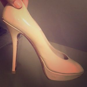 Who wants a hot nude Dior pump.